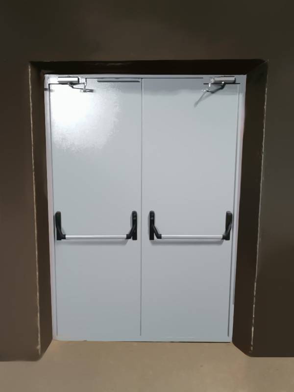 Двупольная дверь Антипаника в подвал («Химволокно», г. Клин)